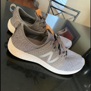New Balance tennis shoes
